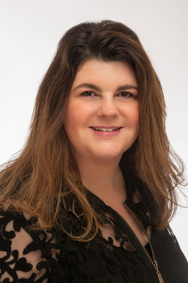 TAMMY HALL<br>clinical aesthetician